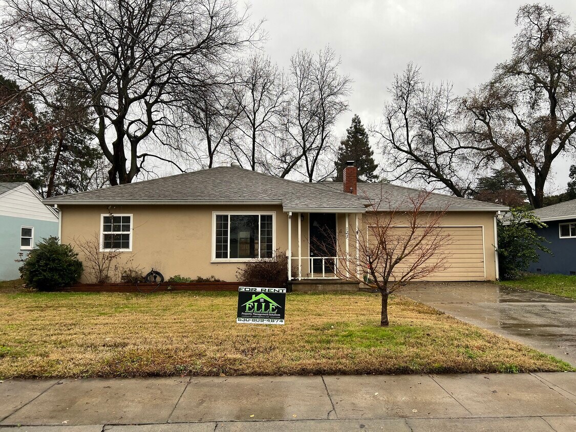 Primary Photo - 127 MacDonald Ave