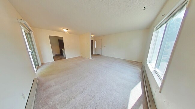 Building Photo - 2Bed 1Bath with Carport! Walk to MSU