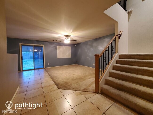 Foto del edificio - 4 br, 2 bath House - 10733 Taft Street UNIT