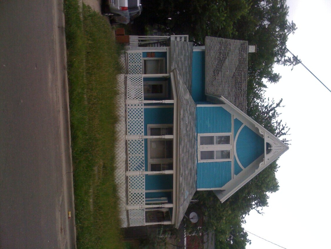 Primary Photo - Grand Rapids, MI Downtown 2-Story Victoria...