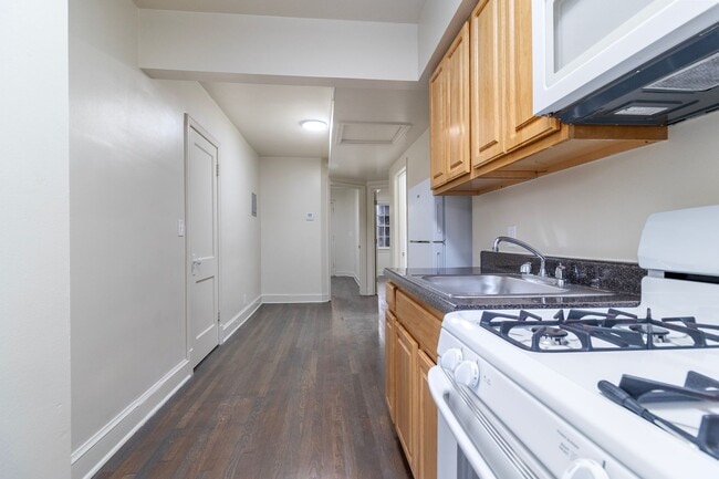 Building Photo - 4713 3rd Pl NW
