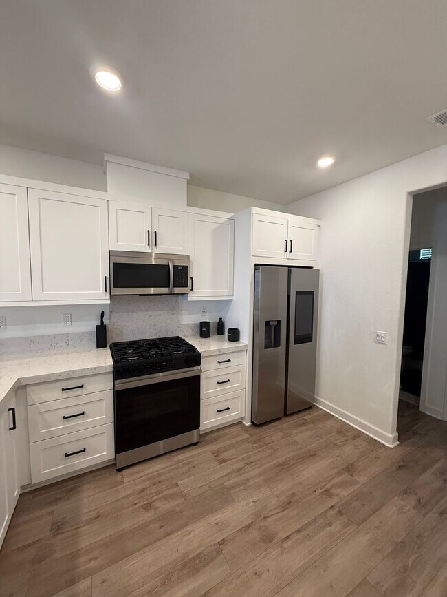 Foto del edificio - New Construction Town Home