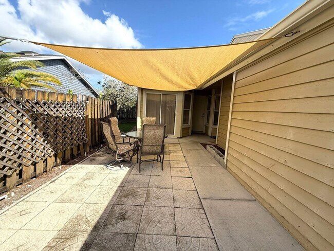 Foto del edificio - 12718 Westhampton Cir