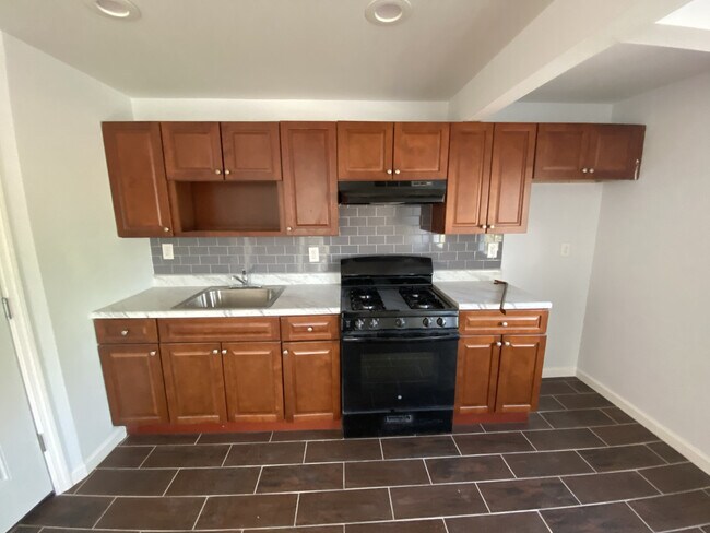 Building Photo - 346 Sanford Ave.