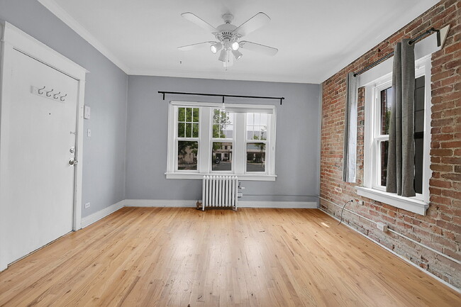 Building Photo - $1,500.00 - 1 Bed, 1 Bath, Condo in Denver...