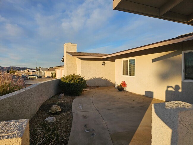 Foto del edificio - 4 Bedroom Pool Home!!