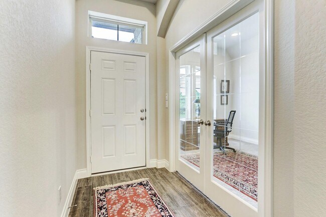 Foto del edificio - 8126 Silverspot Ln