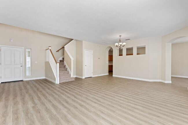 Foto del edificio - 4 Bedroom Home in the heart of Roseville! ...