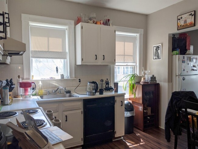 Building Photo - 200 Powder House Blvd