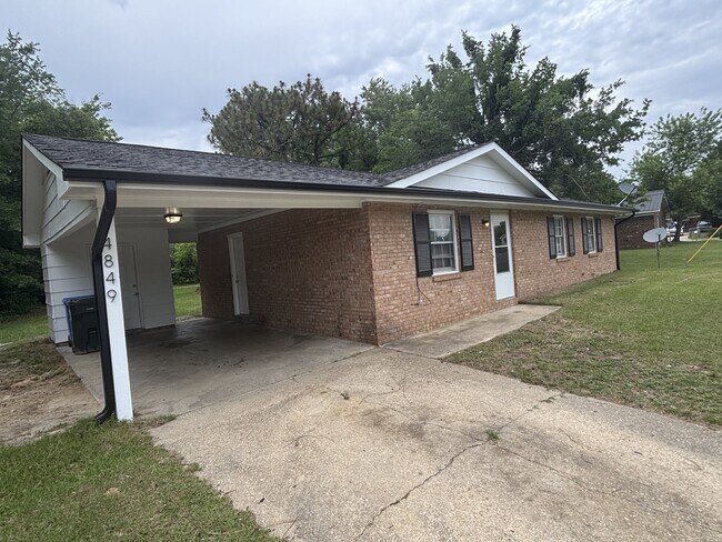 Foto del edificio - 4849 Rosehill Rd