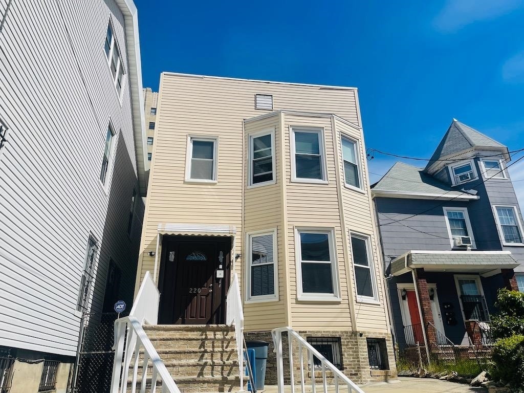 220 Summit Ave, Jersey City, NJ 07304 House for Rent in Jersey City