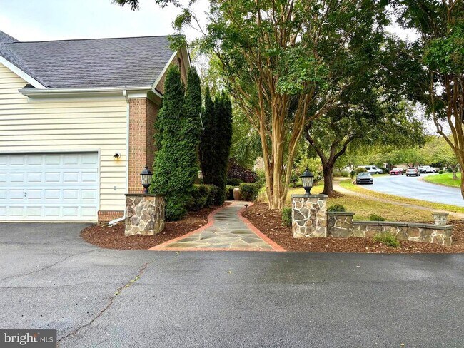 Building Photo - 1151 Fieldview Dr