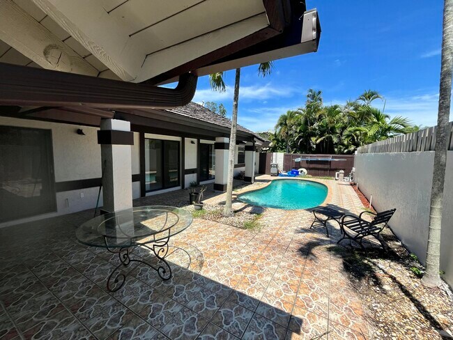 Foto del edificio - 6480 Contempo Ln