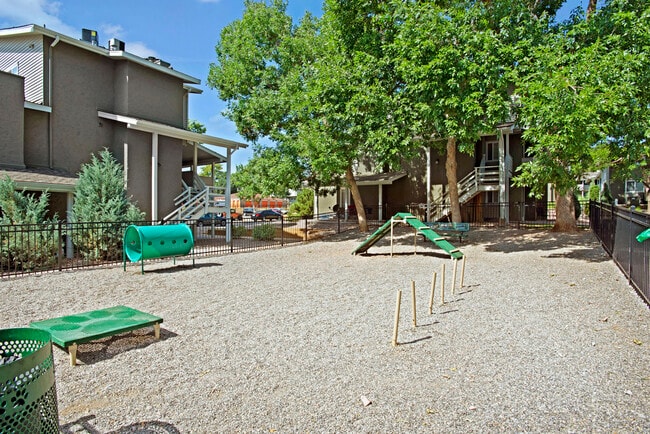 Building Photo - Rosemont West 84th