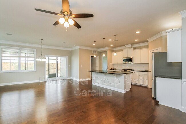 Building Photo - 3681 Norman View Dr