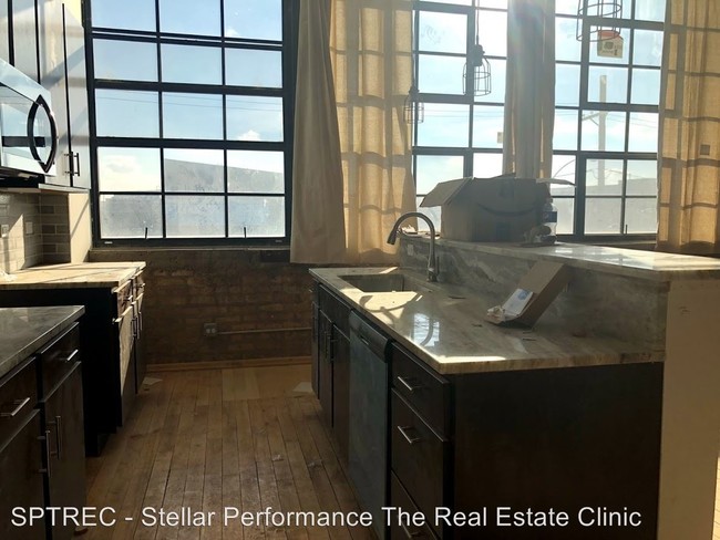 Foto del edificio - 1432 W 21st St