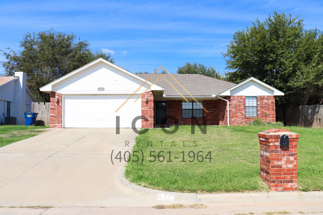 Foto principal - 2448 Stone Glen Dr