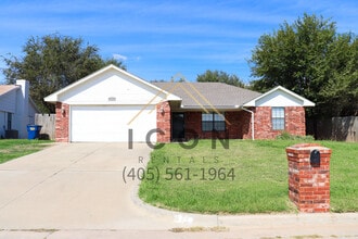 Building Photo - 2448 Stone Glen Dr