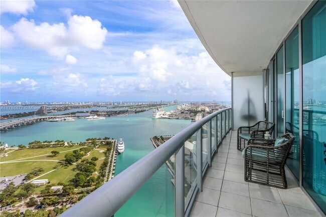 Foto del edificio - 888 Biscayne Blvd