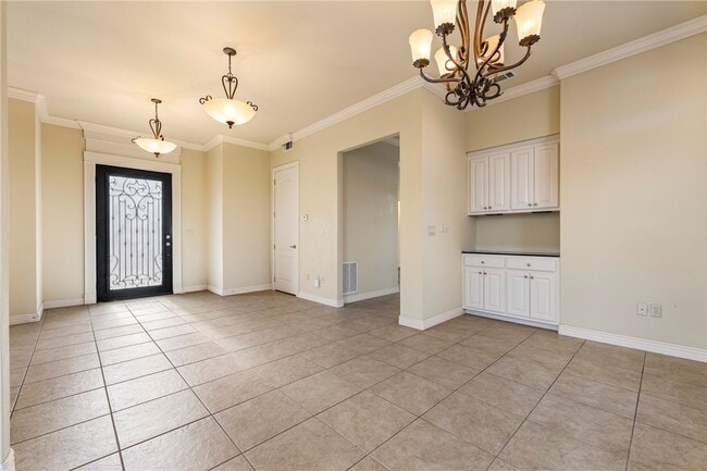 Foto del edificio - 2700 S Everest Ave