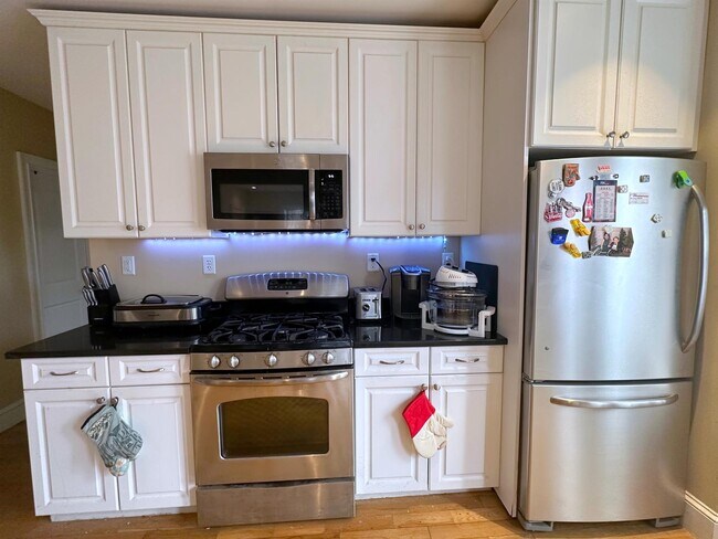 Foto del edificio - 57 Greenleaf Ave