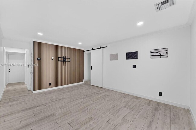 Foto del edificio - 1664 SW 28th Ave