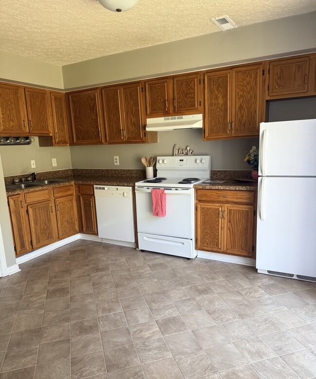 Building Photo - 16 Duiguid Dr