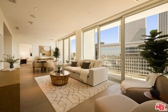 Building Photo - 2025 Ave of the Stars
