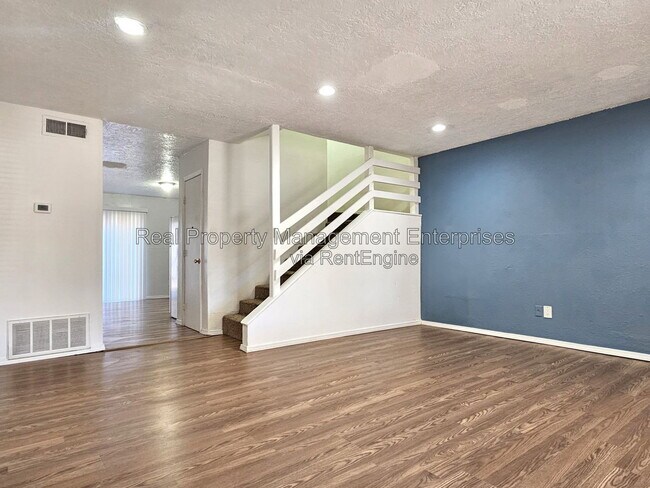 Foto del edificio - 1707 Beaumont Dr