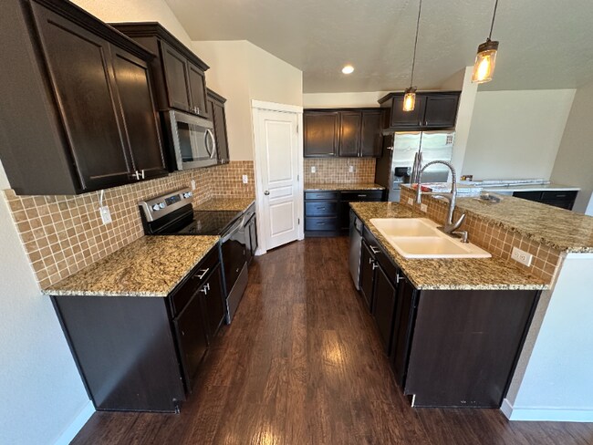 Foto del edificio - 745 SW Panner St