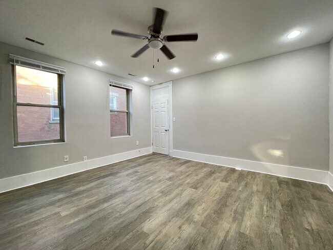 Building Photo - 2259 Loth St