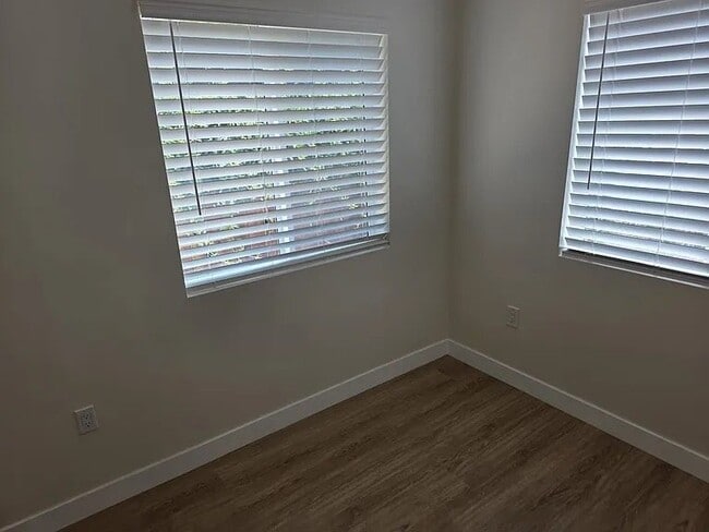 Building Photo - 7314 Gaviota Ave