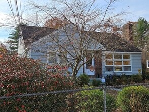 Building Photo - 71 Chapel St