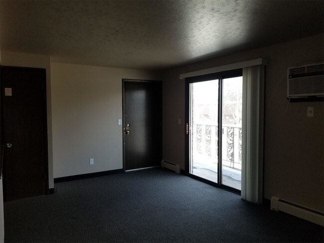Building Photo - 535 Spinnaker Ln
