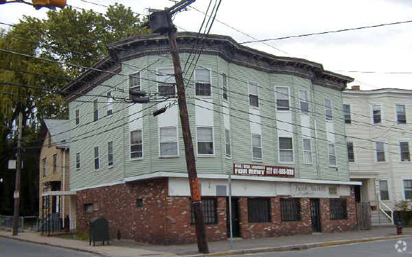 Building Photo - 372-374 Washington St