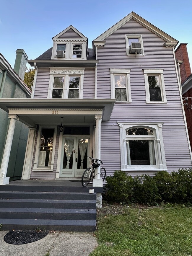 Building Photo - 815 Rubel Ave