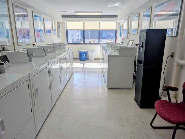 Laundry Room - Shorewood Apartments
