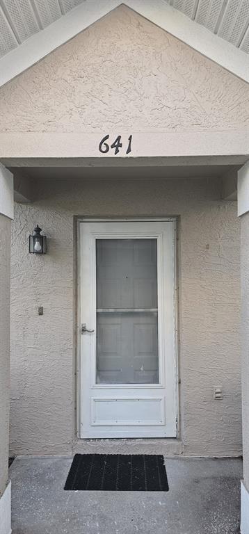 Foto del edificio - 641 Kensington Lake Cir