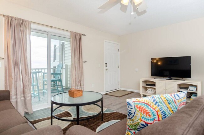 Foto del edificio - 708 Carolina Beach Ave N