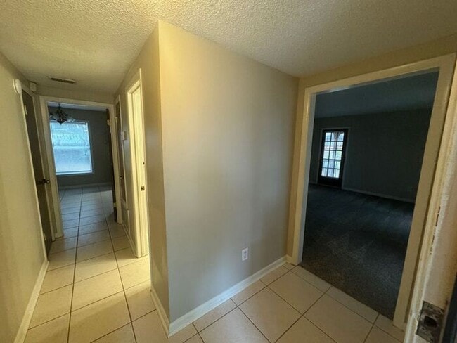 Building Photo - Gulf Breeze - The Oaks - 3 bedroom, 2.5 bathroom