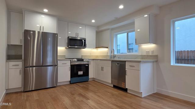 Foto del edificio - 917 N Ridgewood Pl