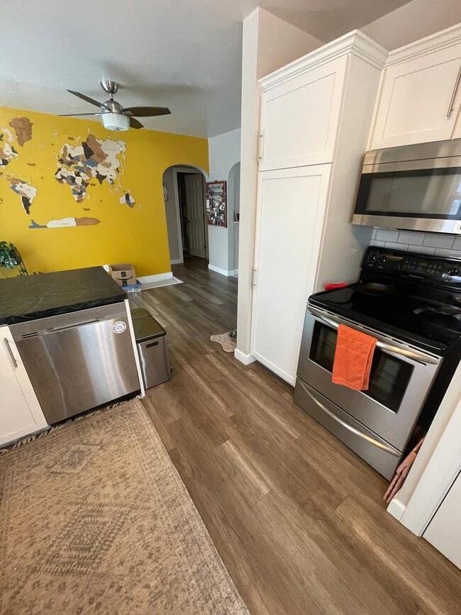 Kitchen 2 - 619 Northern Ave