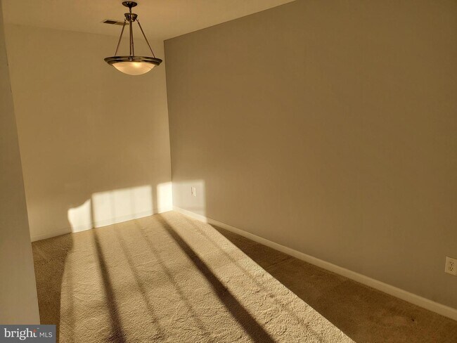 Building Photo - 127 Brookland Terrace