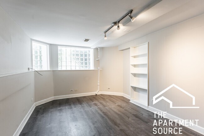 Foto del edificio - 2523 N California Ave