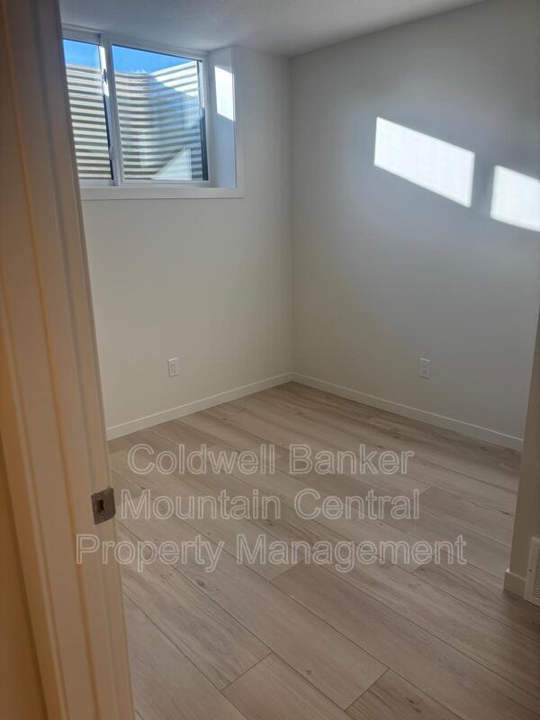 Photo du bâtiment - 343-330 30 St SW