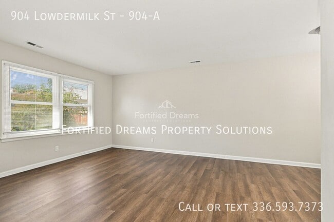 Building Photo - 904 Lowdermilk St