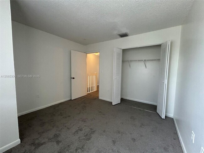 Foto del edificio - 5200 NW 31st Ave