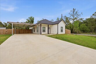 Building Photo - 390 Jordan Dr