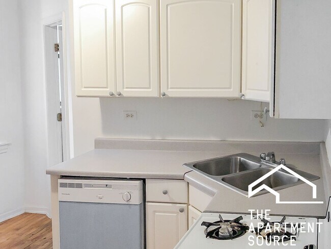Foto del edificio - 5110 N Winchester Ave