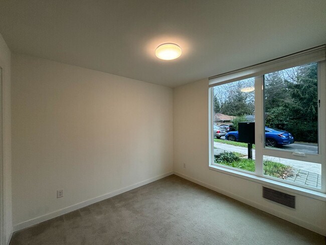 Foto del edificio - 10839-10811 11th Ave NE